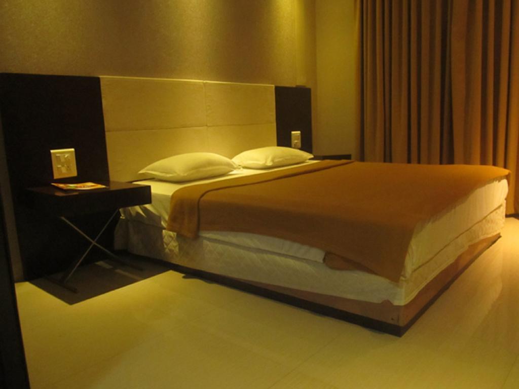 Hotel Blue Lagoon Daman Luaran gambar