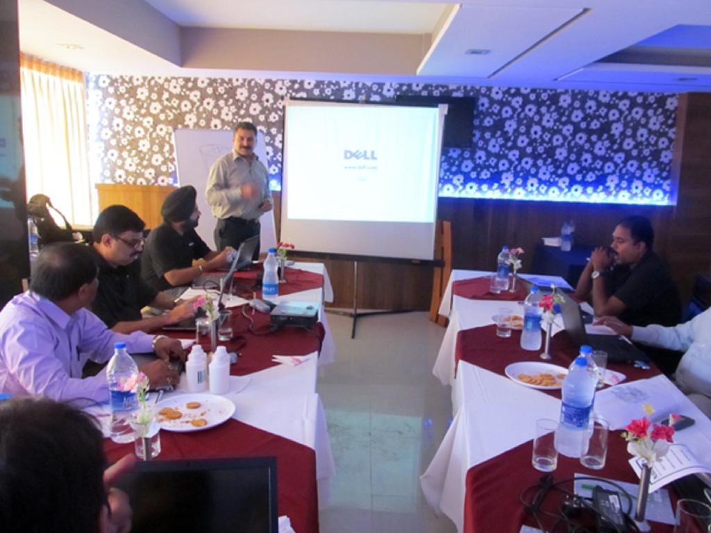 Hotel Blue Lagoon Daman Luaran gambar