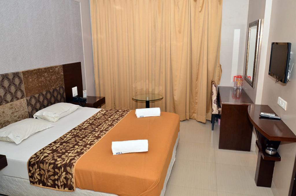 Hotel Blue Lagoon Daman Bilik gambar