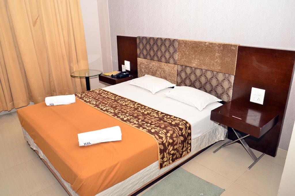 Hotel Blue Lagoon Daman Bilik gambar