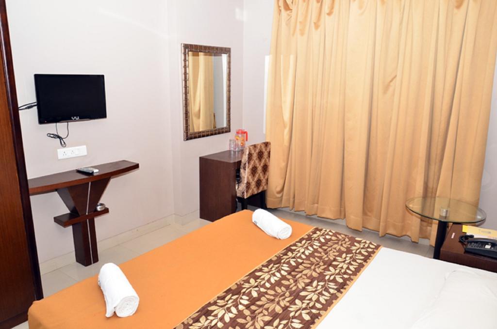 Hotel Blue Lagoon Daman Luaran gambar