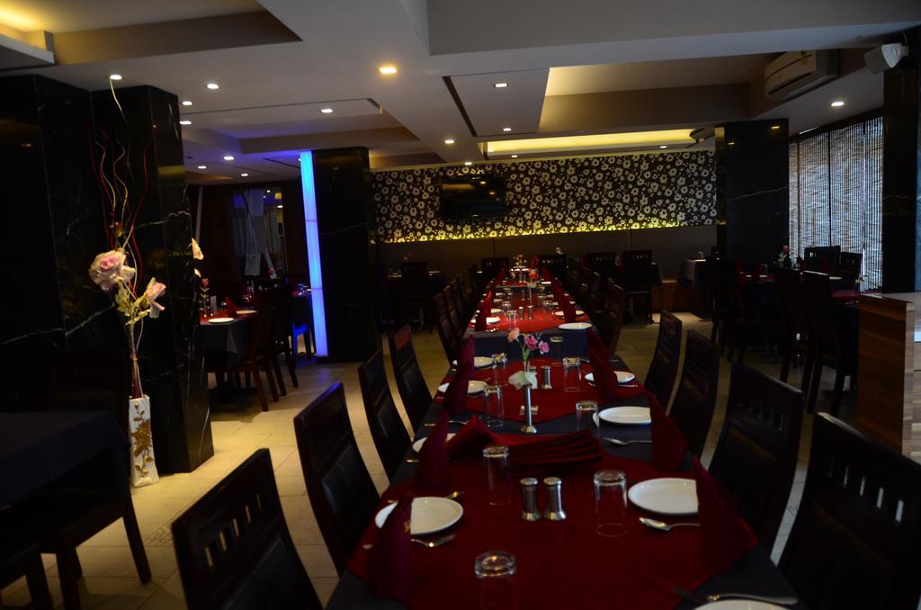 Hotel Blue Lagoon Daman Luaran gambar