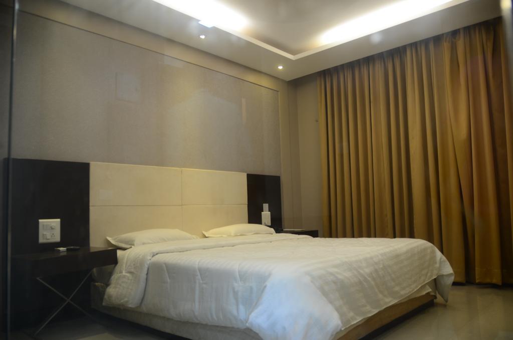 Hotel Blue Lagoon Daman Luaran gambar